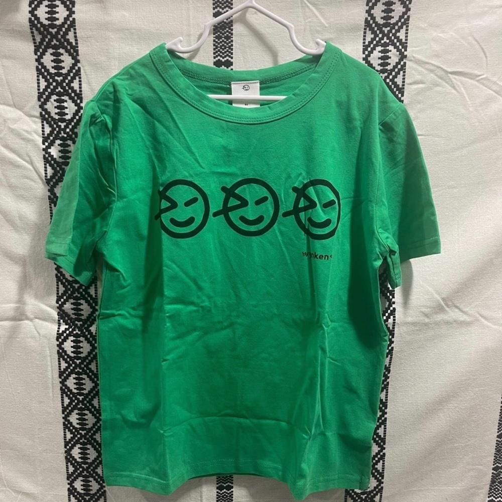 Wynken green t shirt